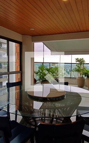 Apartamento à venda com 235m², 3 quartos e 4 vagas Apartamento à venda com 235m², 3 quartos e 4 vagasVaranda gourmet