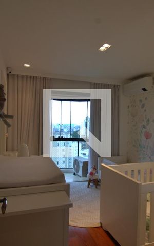 Apartamento à venda com 235m², 3 quartos e 4 vagas Apartamento à venda com 235m², 3 quartos e 4 vagasSuíte 1