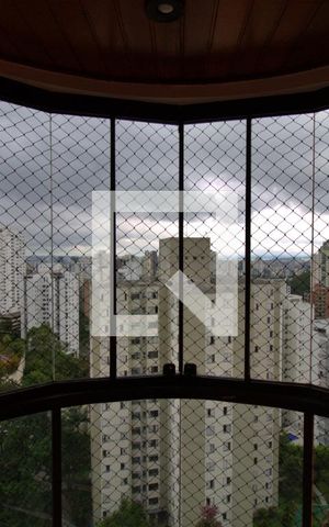 Apartamento à venda com 235m², 3 quartos e 4 vagas Apartamento à venda com 235m², 3 quartos e 4 vagasVaranda da Suíte 1