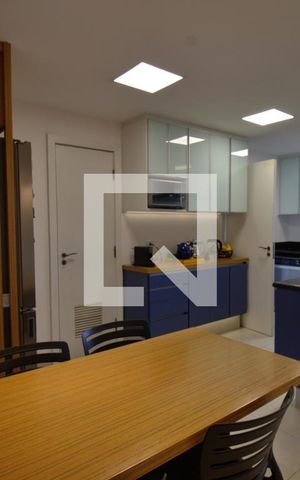Apartamento à venda com 235m², 3 quartos e 4 vagas Apartamento à venda com 235m², 3 quartos e 4 vagasCozinha