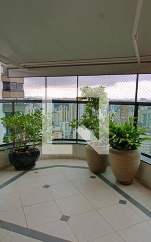 Apartamento à venda com 235m², 3 quartos e 4 vagas Apartamento à venda com 235m², 3 quartos e 4 vagasVaranda gourmet