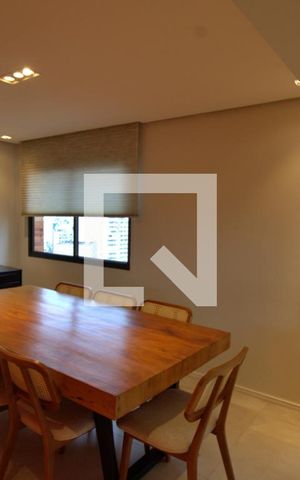 Apartamento à venda com 235m², 3 quartos e 4 vagas Apartamento à venda com 235m², 3 quartos e 4 vagasSala de Jantar