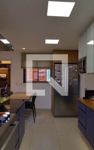 Apartamento à venda com 235m², 3 quartos e 4 vagas Apartamento à venda com 235m², 3 quartos e 4 vagasCozinha