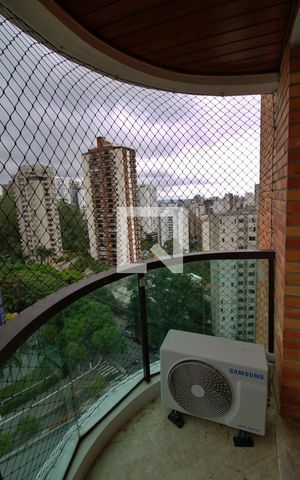 Apartamento à venda com 235m², 3 quartos e 4 vagas Apartamento à venda com 235m², 3 quartos e 4 vagasvaranda da Suíte 2