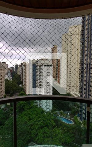 Apartamento à venda com 235m², 3 quartos e 4 vagas Apartamento à venda com 235m², 3 quartos e 4 vagasvaranda da Suíte 2