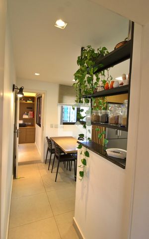Apartamento à venda com 235m², 3 quartos e 4 vagas Apartamento à venda com 235m², 3 quartos e 4 vagasCozinha