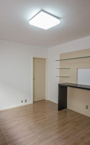 Apartamento à venda com 195m², 3 quartos e 2 vagas Apartamento à venda com 195m², 3 quartos e 2 vagasSUÍTE