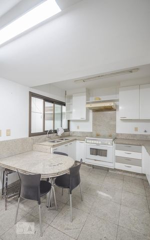 Apartamento à venda com 195m², 3 quartos e 2 vagas Apartamento à venda com 195m², 3 quartos e 2 vagasCOZINHA