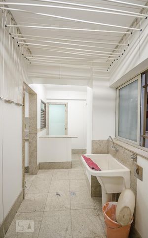 Apartamento à venda com 195m², 3 quartos e 2 vagas Apartamento à venda com 195m², 3 quartos e 2 vagasÁREA DE SERVIÇO