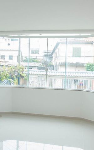 Casa à venda com 350m², 5 quartos e 4 vagas Casa à venda com 350m², 5 quartos e 4 vagasSala