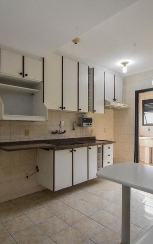 Apartamento à venda com 135m², 3 quartos e 2 vagas Apartamento à venda com 135m², 3 quartos e 2 vagasCozinha