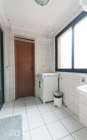 Apartamento à venda com 107m², 3 quartos e 2 vagasÁrea de serviço 