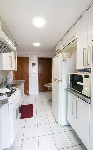 Apartamento à venda com 107m², 3 quartos e 2 vagasCozinha 