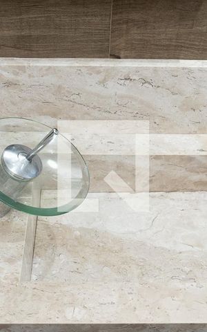 Apartamento à venda com 50m², 2 quartos e 2 vagas Apartamento à venda com 50m², 2 quartos e 2 vagasBanheiro