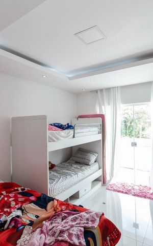 Casa à venda com 280m², 4 quartos e 1 vagaSuíte 1