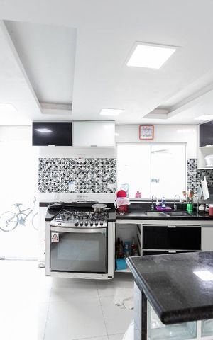 Casa à venda com 280m², 4 quartos e 1 vagaCozinha