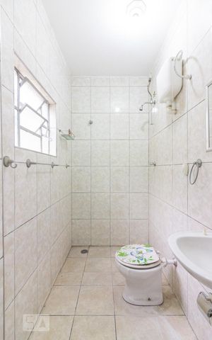 Casa para alugar com 45m², 1 quarto e sem vagaBanheiro