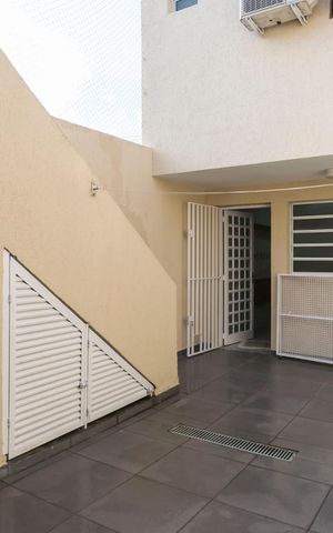 Casa para alugar com 160m², 2 quartos e 1 vagaFundos