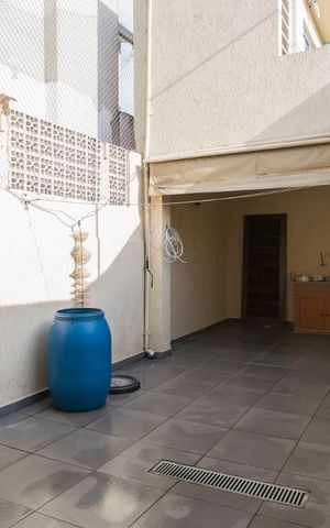 Casa para alugar com 160m², 2 quartos e 1 vagaFundos