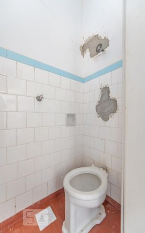 Apartamento à venda com 65m², 2 quartos e sem vaga Apartamento à venda com 65m², 2 quartos e sem vagaBanheiro de Serviço