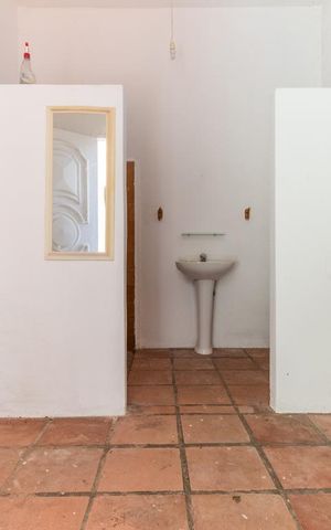 Casa à venda com 530m², 5 quartos e 5 vagas Casa à venda com 530m², 5 quartos e 5 vagasVestiário