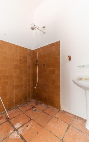 Casa à venda com 530m², 5 quartos e 5 vagas Casa à venda com 530m², 5 quartos e 5 vagasVestiário