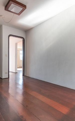 Casa à venda com 530m², 5 quartos e 5 vagas Casa à venda com 530m², 5 quartos e 5 vagasCopa