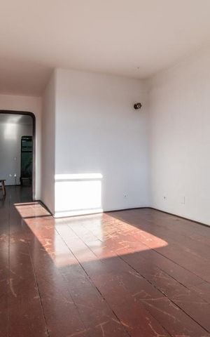 Casa à venda com 530m², 5 quartos e 5 vagas Casa à venda com 530m², 5 quartos e 5 vagasSala 2