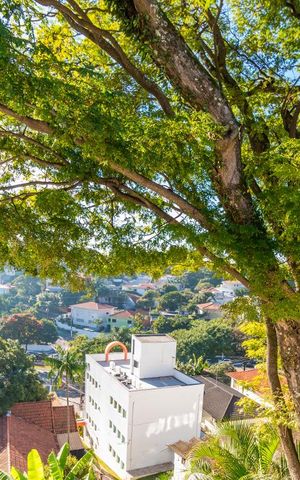 Casa à venda com 530m², 5 quartos e 5 vagas Casa à venda com 530m², 5 quartos e 5 vagasQuarto 2 - Terraço - Vista