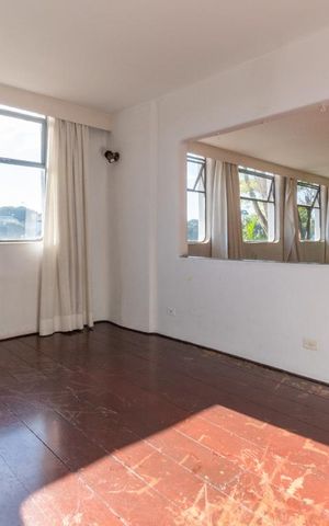 Casa à venda com 530m², 5 quartos e 5 vagas Casa à venda com 530m², 5 quartos e 5 vagasSala 2