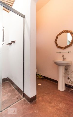 Casa à venda com 530m², 5 quartos e 5 vagas Casa à venda com 530m², 5 quartos e 5 vagasSuíte 3 - Banheiro