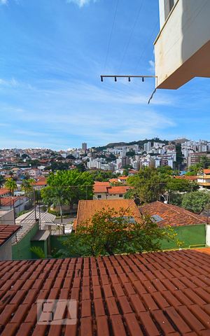 Casa para alugar com 450m², 7 quartos e 3 vagasVista