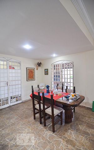 Casa para alugar com 450m², 7 quartos e 3 vagasSala