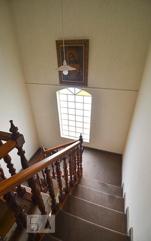 Casa para alugar com 450m², 7 quartos e 3 vagasEscada
