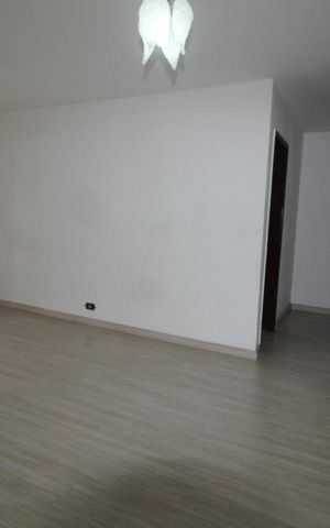 Apartamento para alugar com 70m², 2 quartos e 1 vagaSala