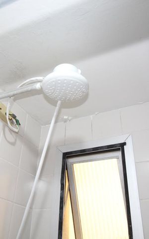 Apartamento para alugar com 70m², 2 quartos e 1 vagaBanheiro social chuveiro elétrico