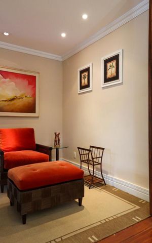 Casa de condomínio para alugar com 1080m², 3 quartos e 4 vagasHall