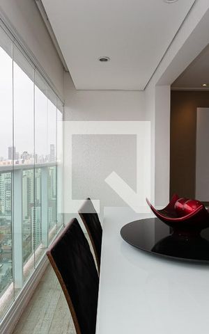 Apartamento à venda com 134m², 1 quarto e 2 vagas Apartamento à venda com 134m², 1 quarto e 2 vagasVaranda