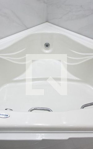 Apartamento à venda com 134m², 1 quarto e 2 vagas Apartamento à venda com 134m², 1 quarto e 2 vagasBanheiro - Banheira