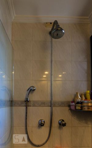 Apartamento para alugar com 70m², 3 quartos e 1 vaga Apartamento para alugar com 70m², 3 quartos e 1 vagaBanheiro da Suíte