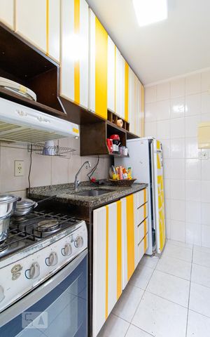 Apartamento à venda com 48m², 2 quartos e 1 vaga Apartamento à venda com 48m², 2 quartos e 1 vagaCozinha