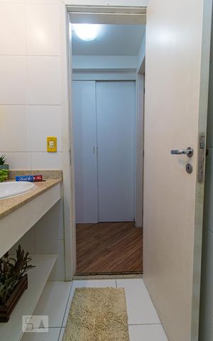 Apartamento à venda com 48m², 2 quartos e 1 vaga Apartamento à venda com 48m², 2 quartos e 1 vagaBanheiro