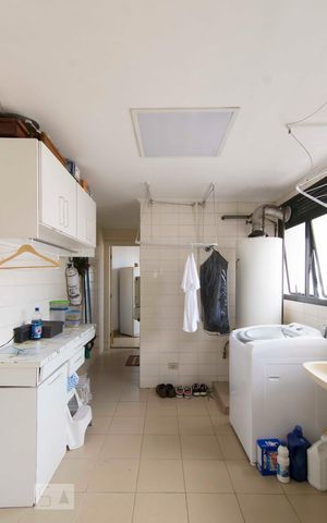 Apartamento à venda com 400m², 4 quartos e 5 vagasLavanderia