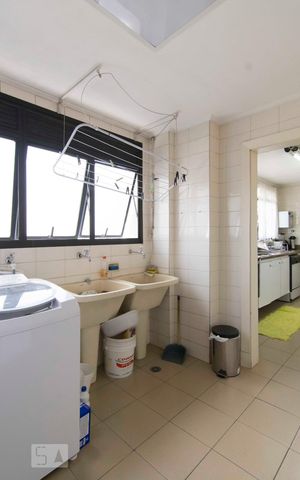 Apartamento à venda com 400m², 4 quartos e 5 vagasLavanderia