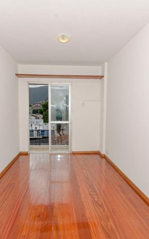 Apartamento à venda com 80m², 2 quartos e 1 vagaSala