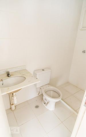 Apartamento à venda com 47m², 2 quartos e 1 vaga Apartamento à venda com 47m², 2 quartos e 1 vagaBanheiro