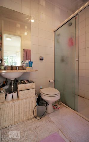 Casa à venda com 250m², 4 quartos e 1 vagaBanheiro da suíte 1