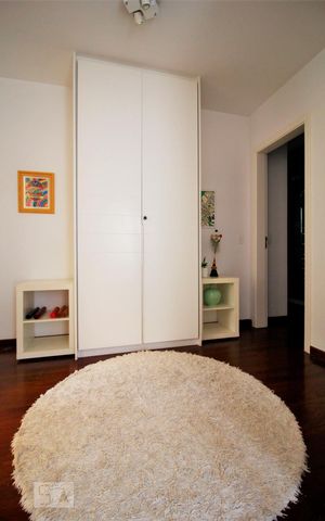 Casa à venda com 250m², 4 quartos e 1 vagaCorredor