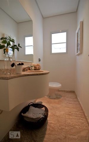 Casa à venda com 250m², 4 quartos e 1 vagaLavabo