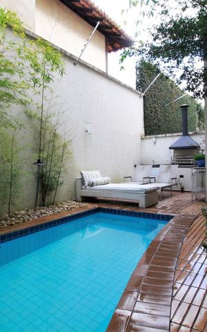 Casa à venda com 250m², 4 quartos e 1 vagaÁrea externa